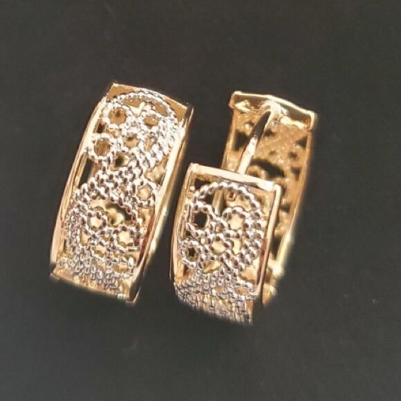Small 14k Gold Silver Wide Filigree Hoop Earrings, Chunky Huggie Hoops - Picture 1 of 9